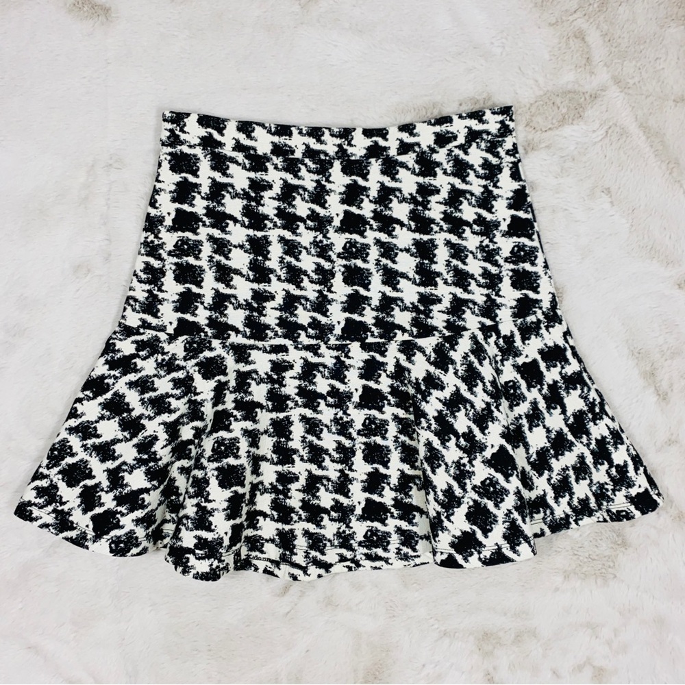 PARKER Mckenna Fit & Flare Mini Skirt sz 2 Waist 26" Black White Houndstooth - Picture 6 of 16